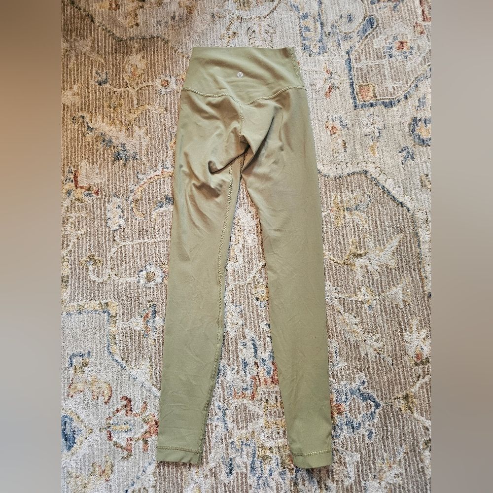 Lululemon olive green leggings size 2 great condition with 30 in inseam